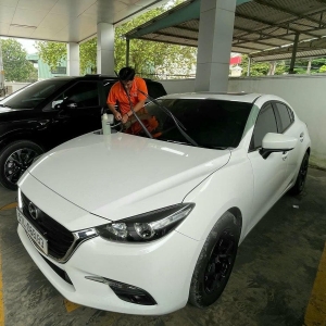 Dán Phim Cách Nhiệt Cho Ô Tô 5 Chỗ