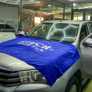 Dán Phim Cách Nhiệt Cho Toyota Hilux
