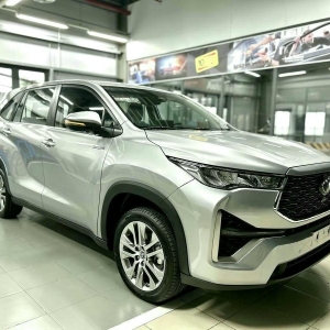 Dán Phim Cách Nhiệt Cho Toyota Innova Cross