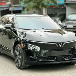 Dán Phim Cách Nhiệt Cho Vinfast Vf7