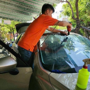 Dán phim cách nhiệt ô tô tại Nhà Bè