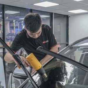 Dán phim cách nhiệt ô tô tại quận 9