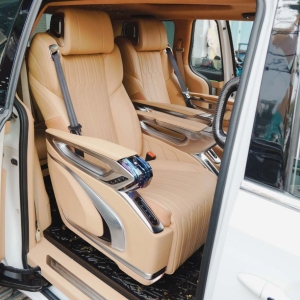 Độ ghế limousine cho Kia Sedona