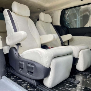 Đổi màu nội thất cho ô tô 7 chỗ